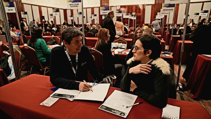 Catamarca participó de rondas de negocios y presentó el Poncho en evento turístico nacional