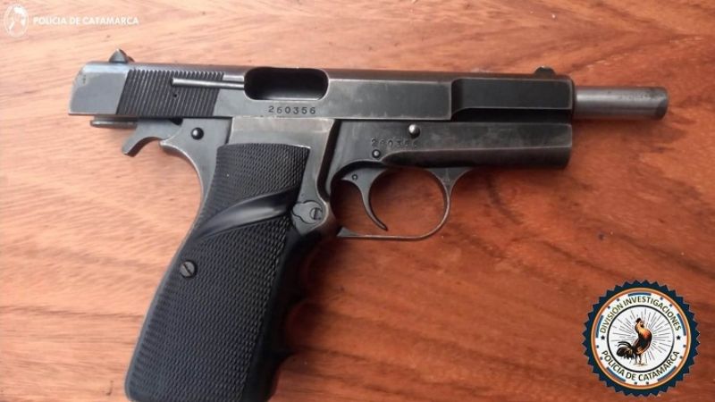 Secuestran una pistola que era vendida por Whatsapp
