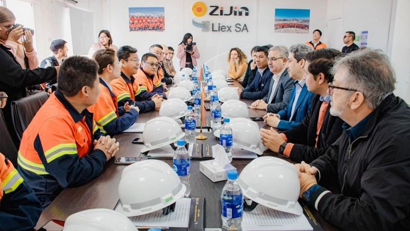 Embajador de Arabia visitó la planta de la empresa Zijin-Liex en Fiambalá