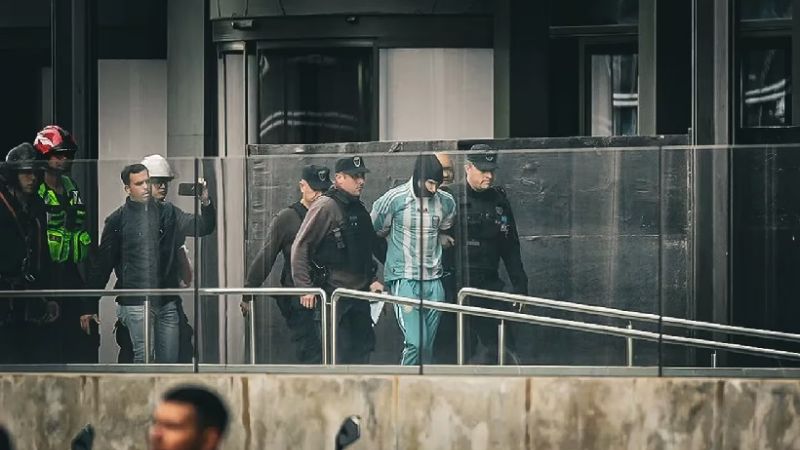 Escalador mantuvo en vilo al centro porteño