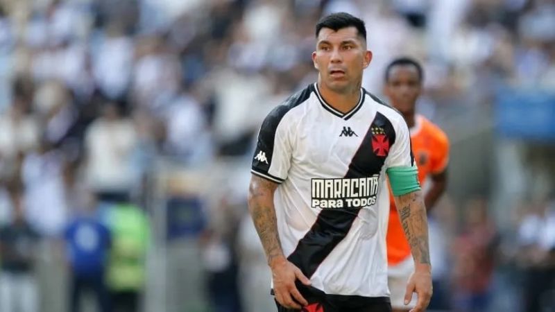 El chileno Medel será el primer refuerzo de Boca