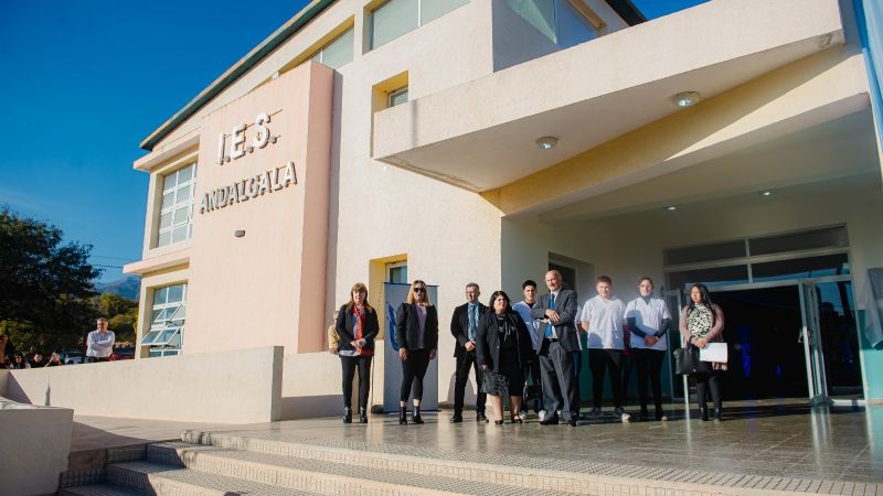 El gobernador Raúl Jalil dejó inaugurada la ampliación del IES de Andalgalá