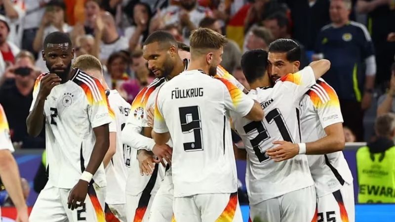 Alemania goleó 5-1 a Escocia, inaugurando la Eurocopa