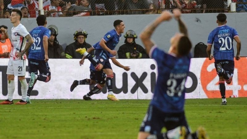 Unión se lo dio vuelta a San Lorenzo y también lidera