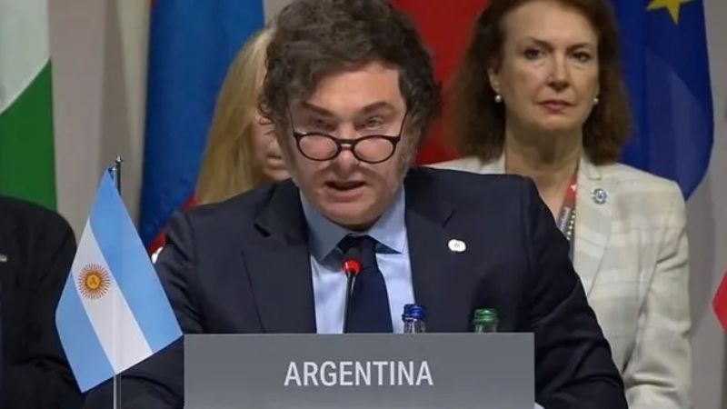 El presidente negó la salida de la canciller Mondino