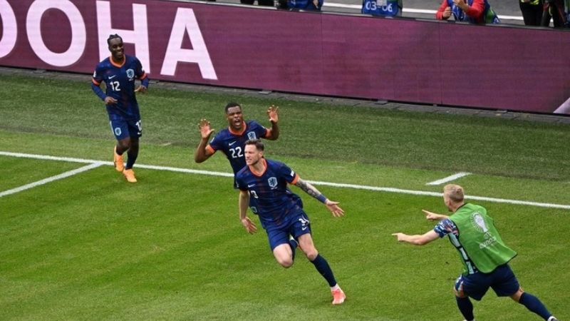 El “Bobo” Weghorst fue el héroe de Países Bajos