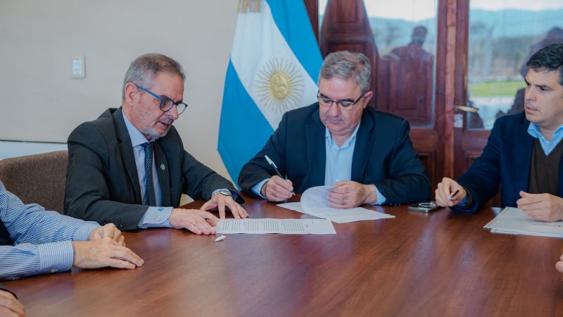Firman acuerdo para resolver conflicto judicial entre YMAD y la UNT