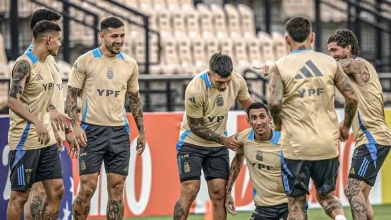 Scaloni define el equipo que enfrentará a Canadá