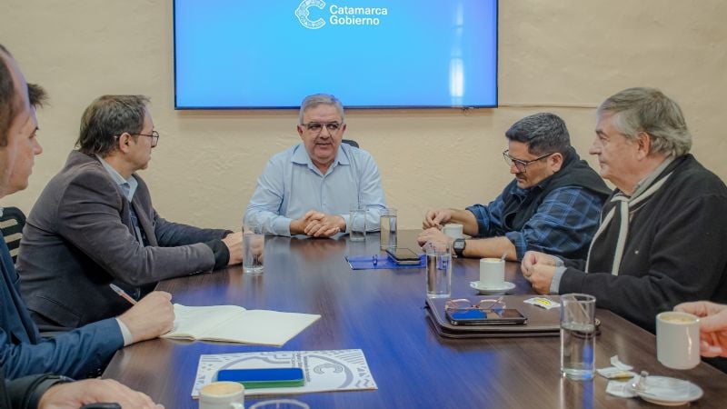 El Gobierno impulsa la creación de un clúster científico-productivo para el sector agroindustrial