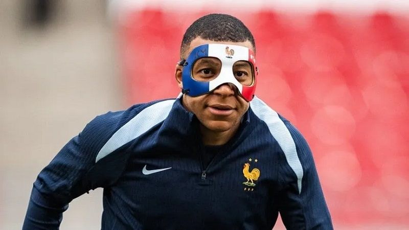 Mbappé podría estar ante Países Bajos