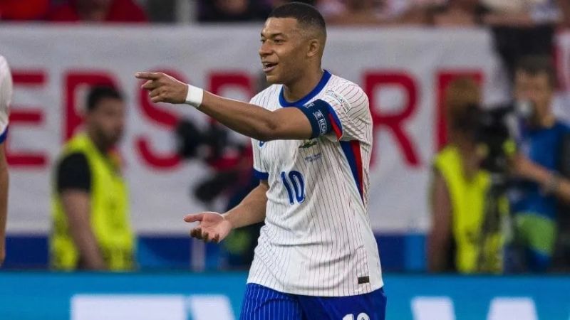 Francia y Países Bajos por la cima del Grupo D