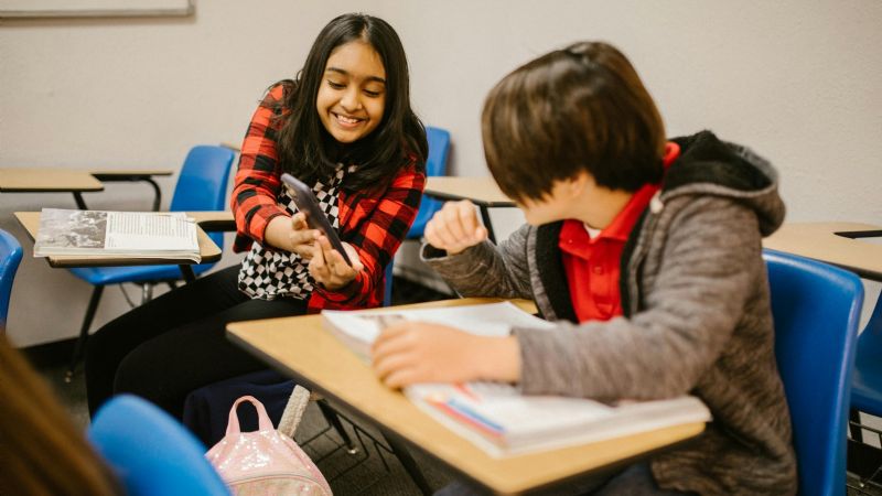 Stop Cyberbullying Day: Consejos para docentes y padres para hablar sobre el ciberacoso