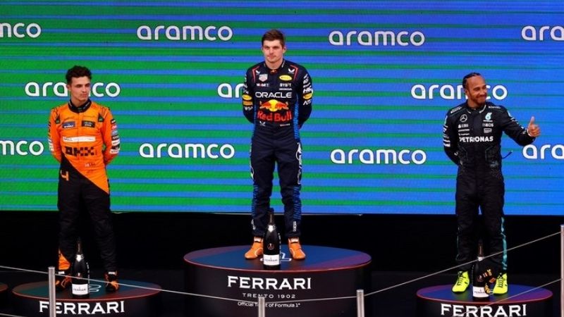 Verstappen ganó en España y estira su ventaja
