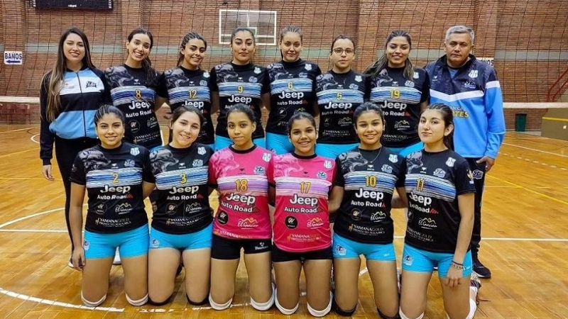 Defensores y Ateneo en el podio Regional