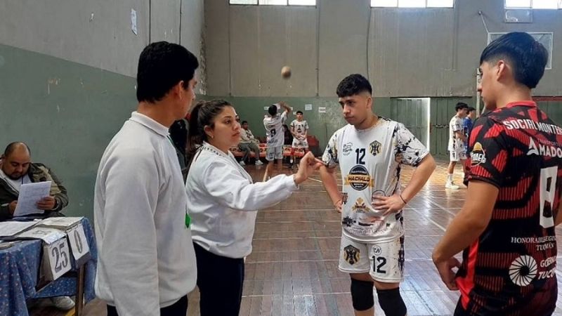 Defensores y Ateneo en el podio Regional