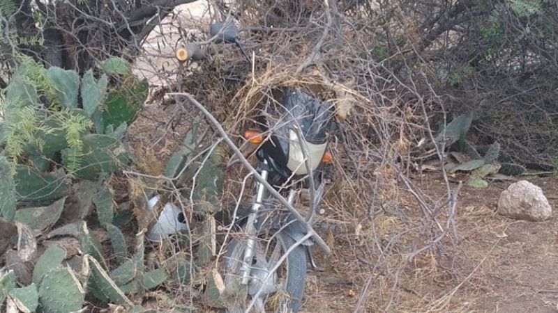 Encuentran entre la maleza una moto robada