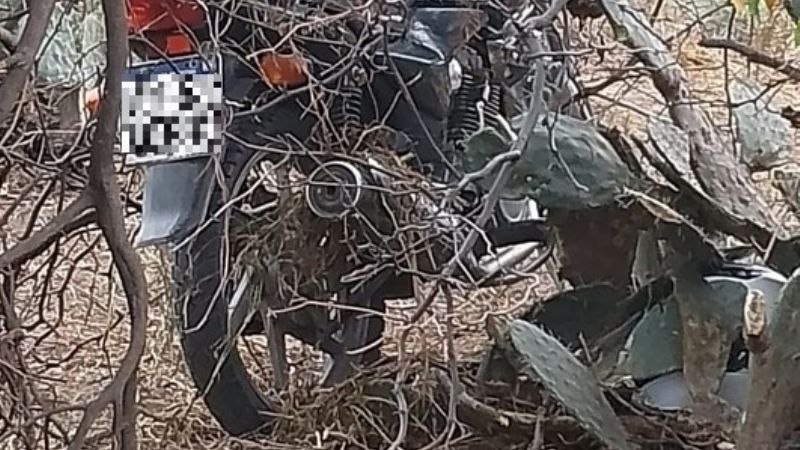Encuentran entre la maleza una moto robada