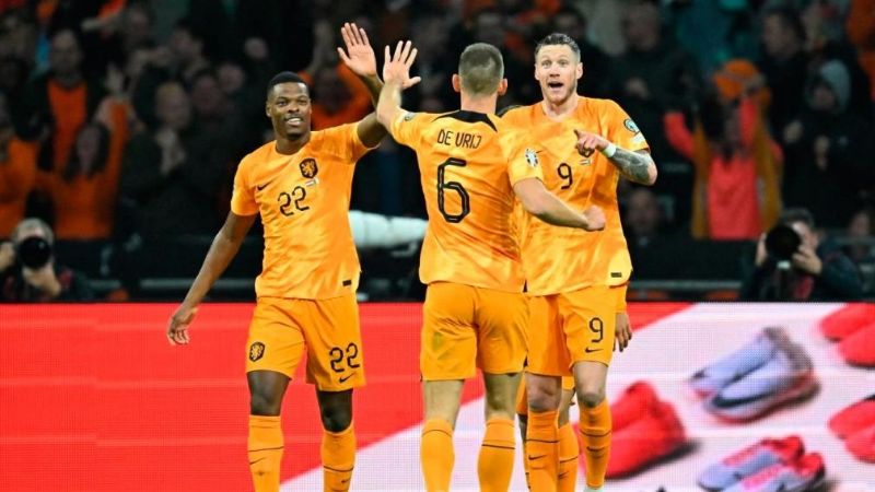 Francia e Inglaterra en partidos decisivos, aspiran a 8vos.