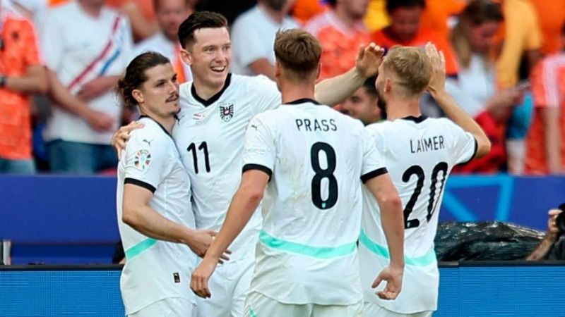 Mbappé sacó a Lewandowski y Austria venció a Países Bajos