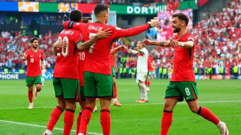 Portugal adentro; pujan Rumania-Eslovaquia y Chequia-Turquía