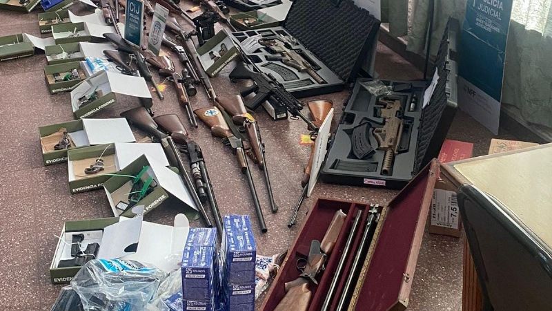 Narcos en Argentina: 8 detenidos, más de 50 armas y miles de municiones