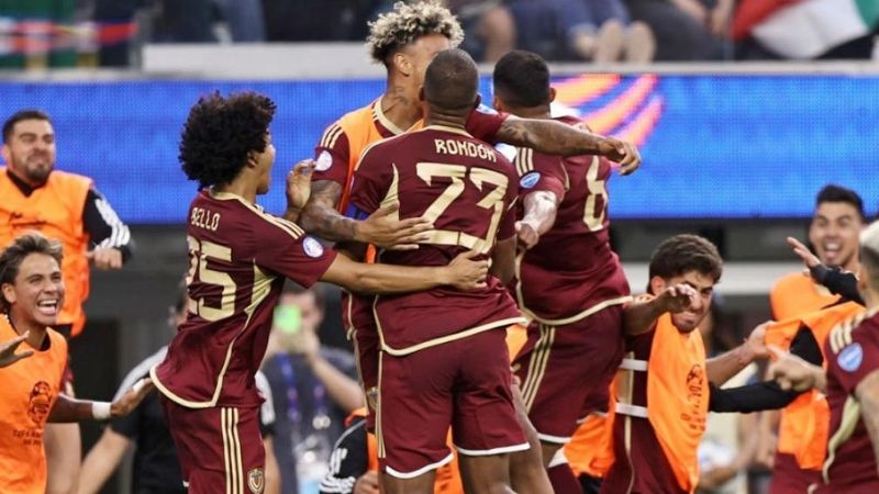 Ecuador y México definen al rival de Argentina