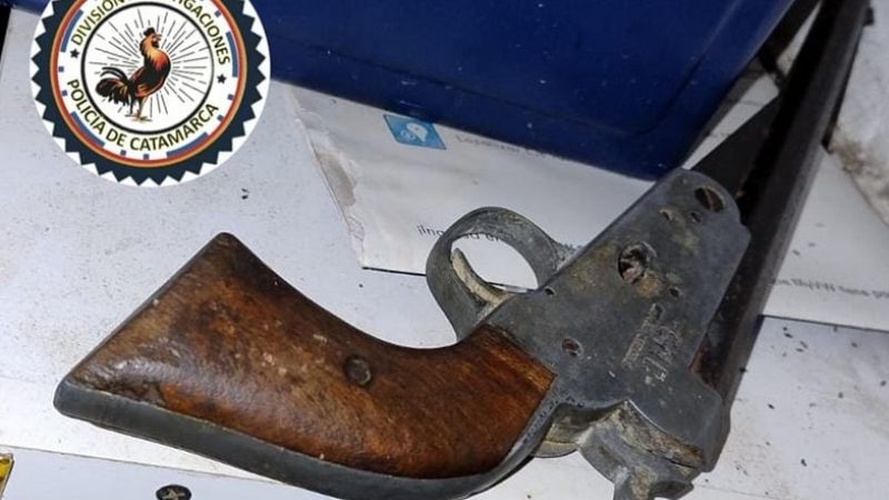 Denunció que su ex la amenazó con un arma de fuego