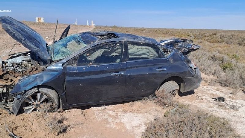Volcó un auto en las salinas