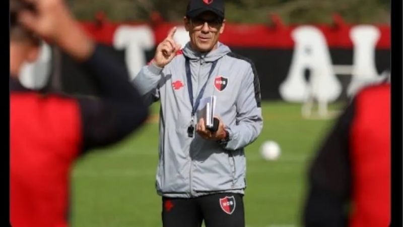 Newell´s echó a Larriera y llamó a Ramón Díaz