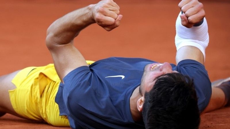 Alcaraz, nuevo “rey” de París, ganó su primer Roland Garros
