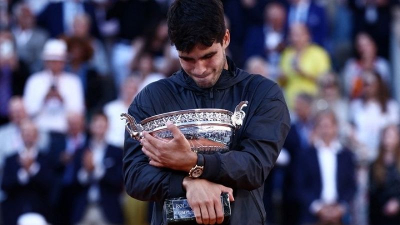 Alcaraz, nuevo “rey” de París, ganó su primer Roland Garros