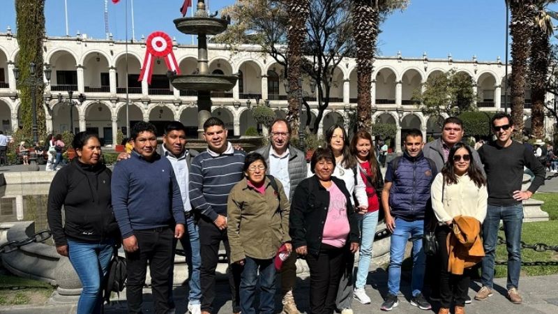 Fibra de camélidos: delegación catamarqueña desarrolla agenda de trabajo en Perú