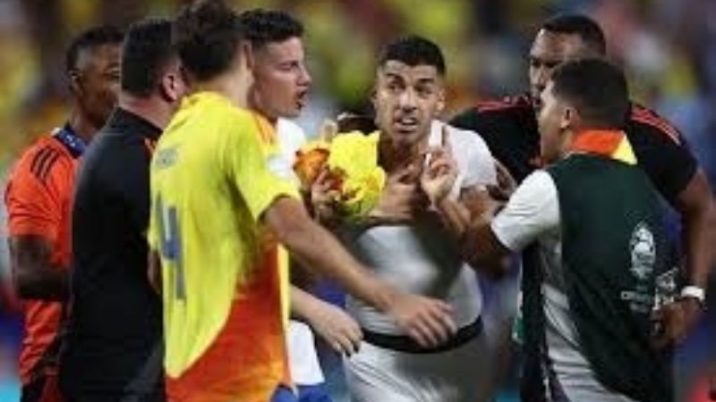 Uruguayos a las piñas con hinchas de Colombia