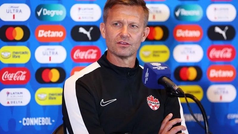 DT de Canadá se sumó a las críticas de Bielsa