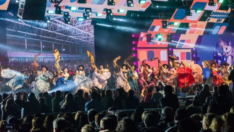 Con una fuerte inversión pública y privada, comenzó la Fiesta del Poncho