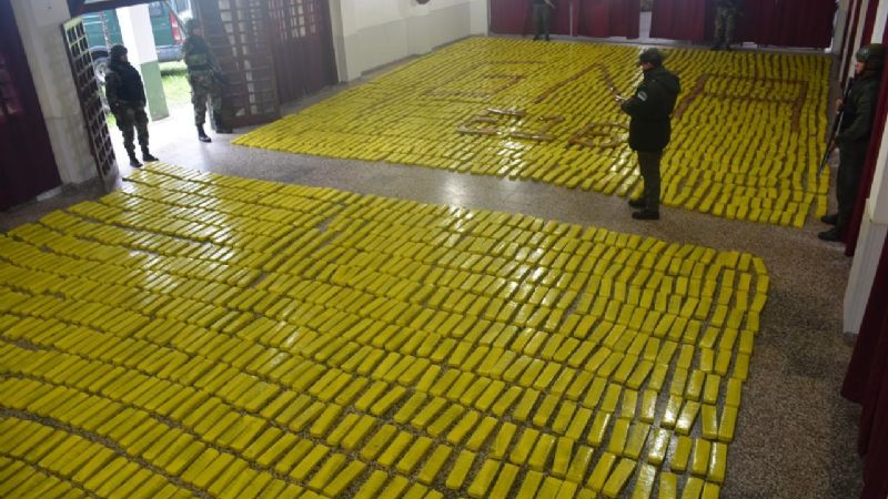 ¡Increíble hallazgo! descubren más de dos toneladas de droga en una camioneta