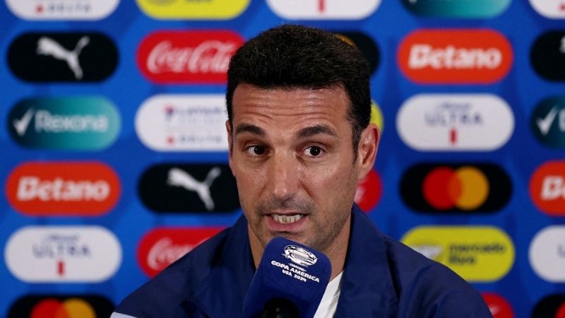 Scaloni mantuvo el suspenso y bancó a Bielsa