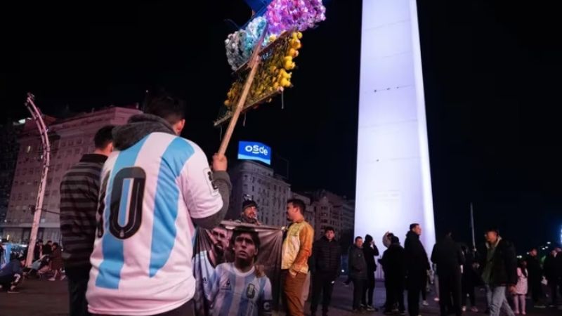 Murió un hincha en el Obelisco en la previa de la final de la Copa América
