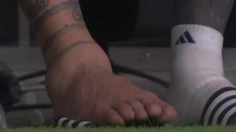 Messi lloró al dejar la cancha