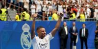 EL INGRESO de Mbappé al estadio Santiago Bernabeu, por primera vez con la casaca 