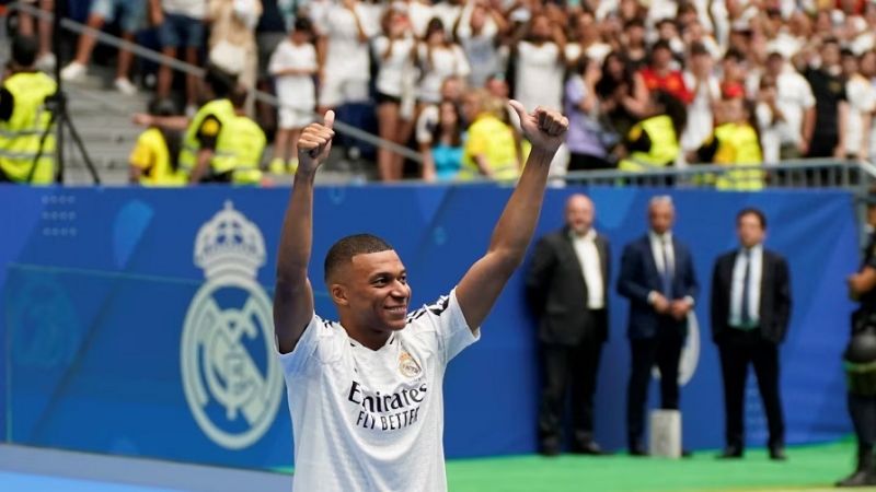 Tremendo recibimiento a Mbappé en Real Madrid