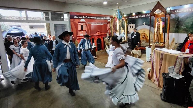 Homenajes artísticos a la Virgen del Valle y al Beato Mamerto Esquiú en el Poncho