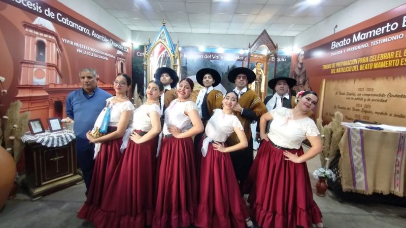El ballet Atahualpa Yupanqui homenajeó a la Virgen del Valle y al Beato Esquiú