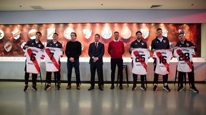 River le dio la bienvenida a los nuevos “millonarios”