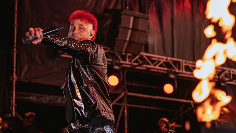 Con Jean Carlos, volvió a colmarse el Patio de las Provincias