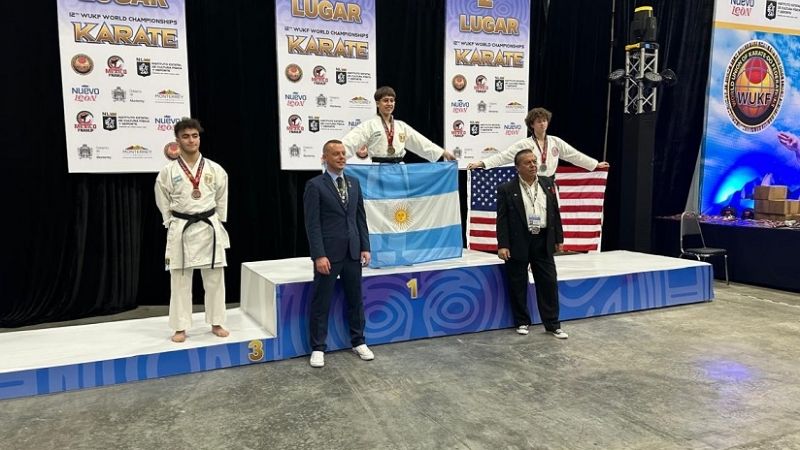 Exitosa participación de karatecas catamarqueños en México