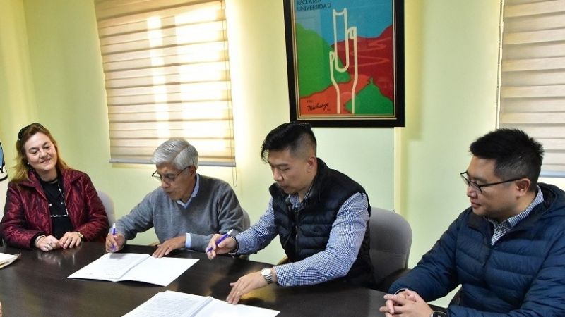 Firma de convenio con la empresa Audes Construcciones