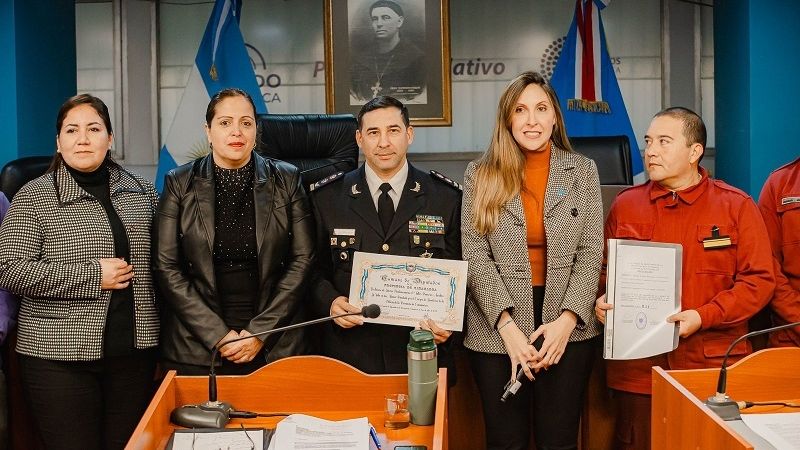 Diputados reconoció a Bomberos y aprobó iniciativas de formación ciudadana y protección laboral