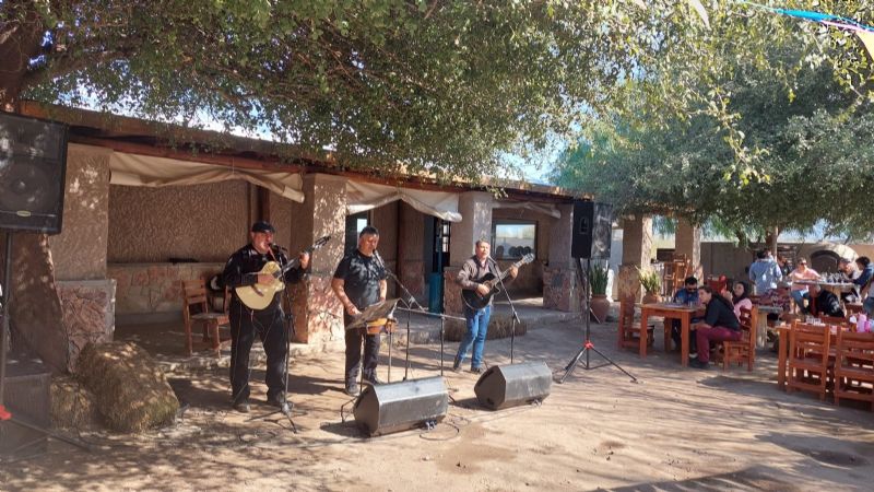 Al mediodía habrá peña en la Casa de la Puna