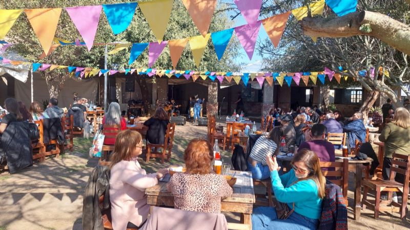 Al mediodía habrá peña en la Casa de la Puna